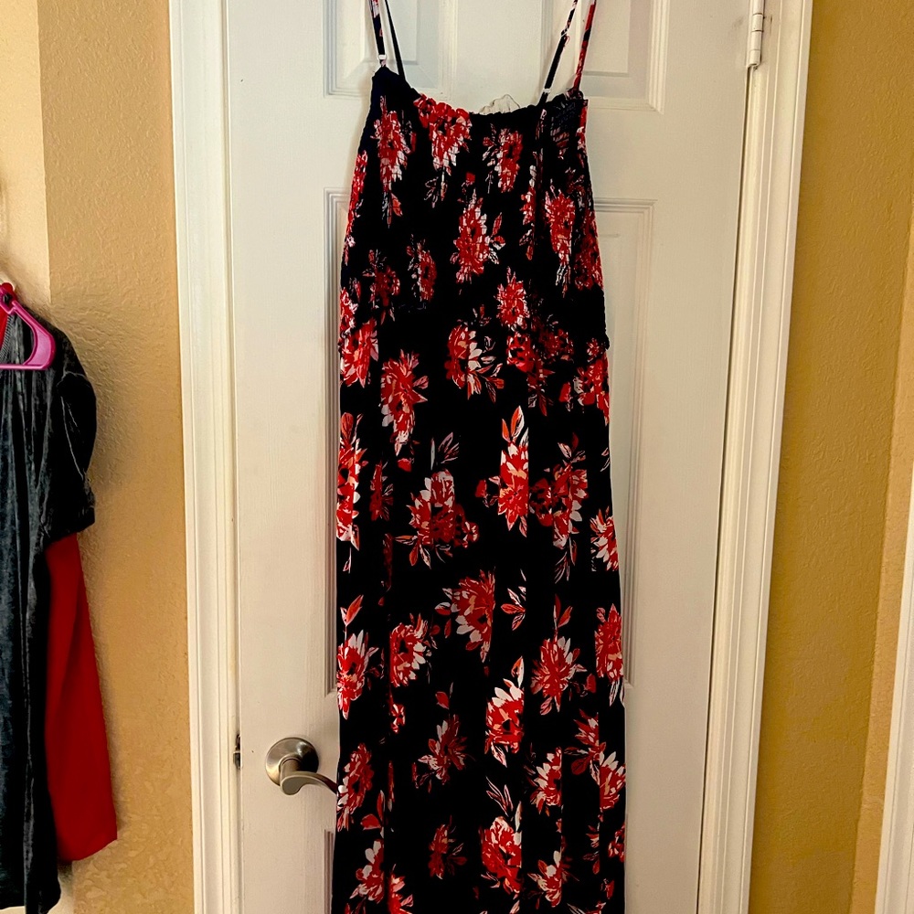 Warren wants maxi dress beautiful flowers